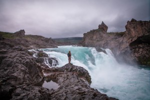 Unlimited mobile WiFi hotspot in Iceland with accessories and support for up to 15 connected devices.